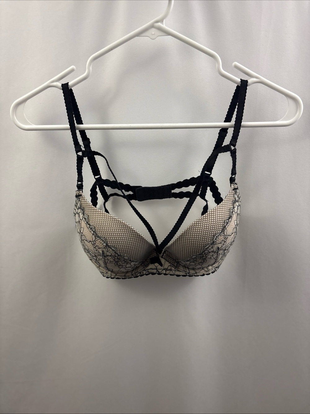 Victoria’s Secret 36B Push Up Bra Lace Ivory Black Strappy